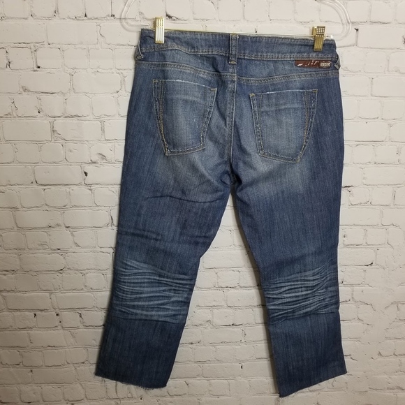 YNQ Distressed Denim Cropped Jeans - Picture 6 of 8